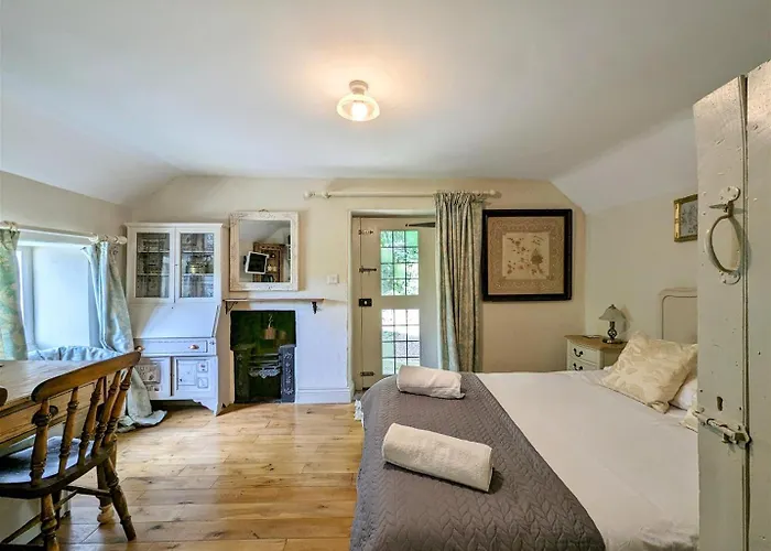 Old Mutlow Cottage